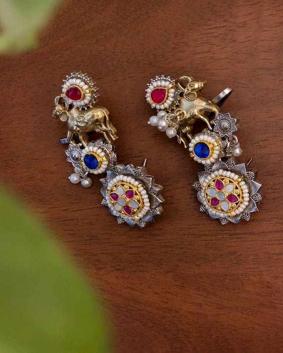 Nandi Kundan Earcuff