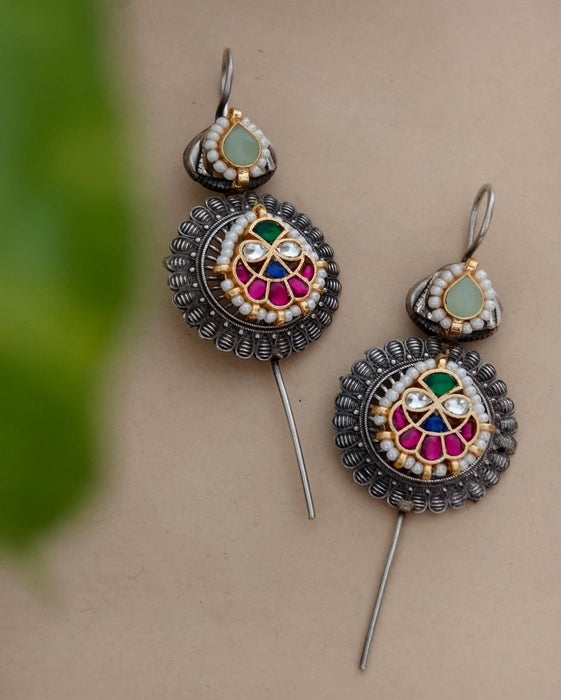 Ishal Needle Earcuff