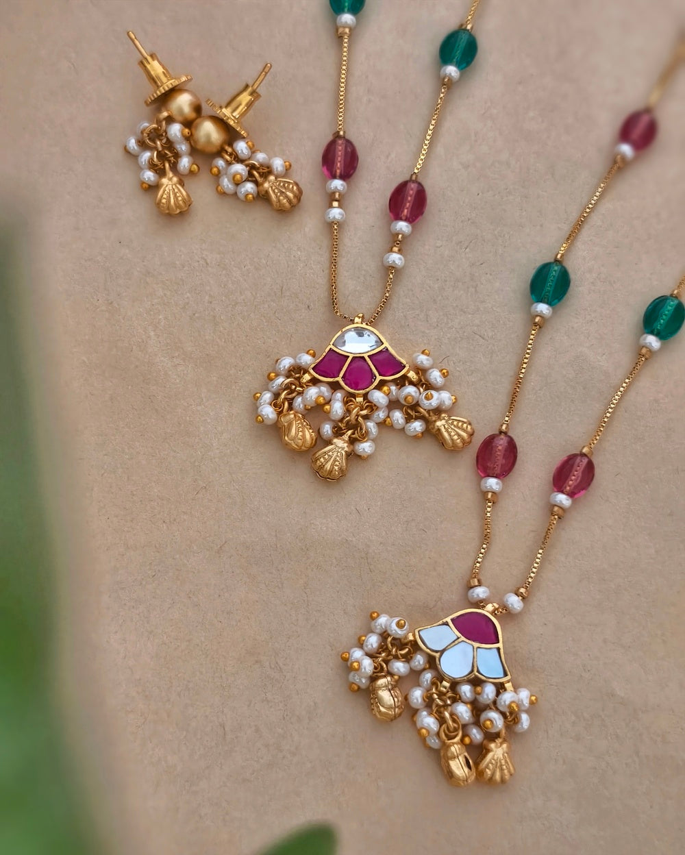 Ishita Golden Chain