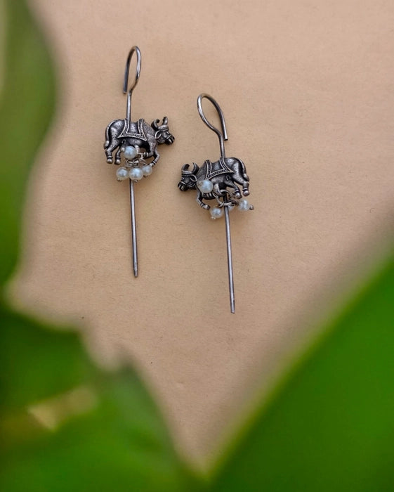 Nandi Needle Earcuff