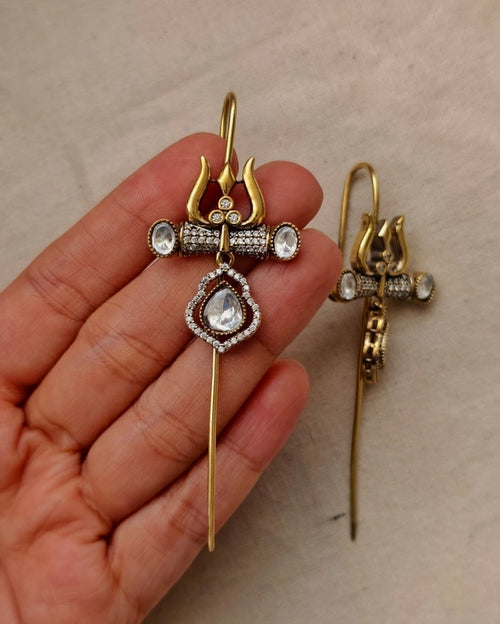 Celestial Trishul Needle earcuff