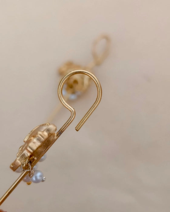 Nandi Golden Needle Earcuff