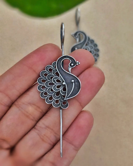 Moynaa Needle Earcuff