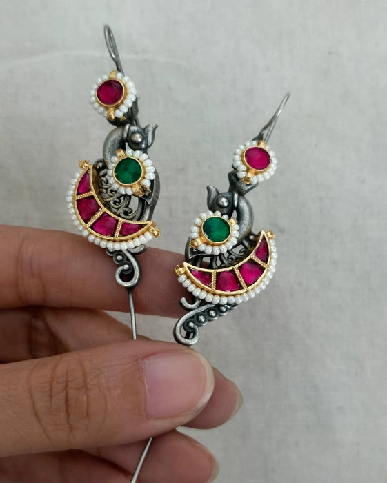 Morni Needle Earcuff