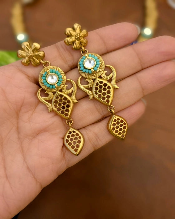 Neha Golden Hasli