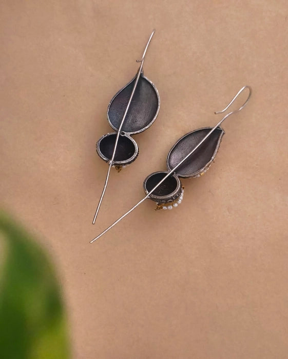 Margot Needle Earcuff