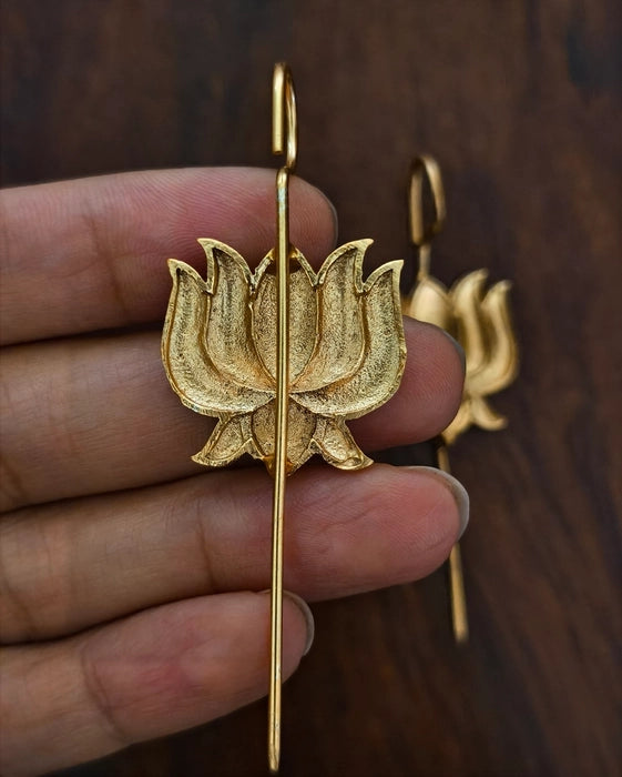Lotus Needle Earcuff
