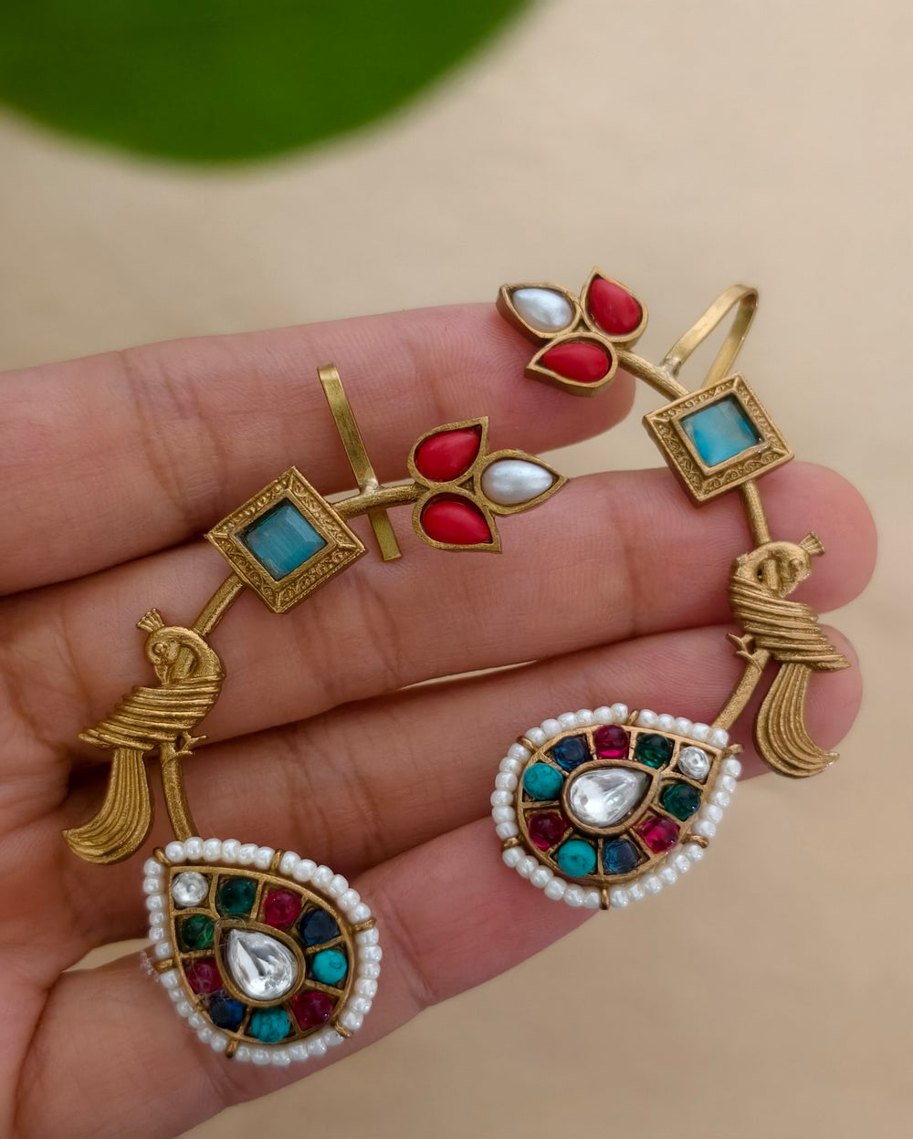 Fiza Golden Earcuff