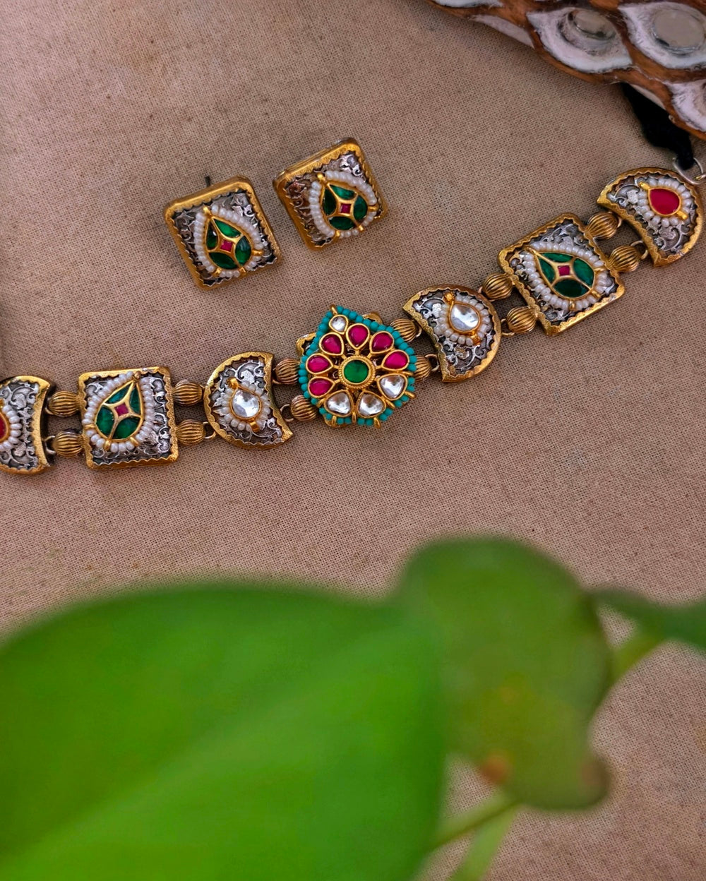 Tavishi Dual Tone Kundan Choker