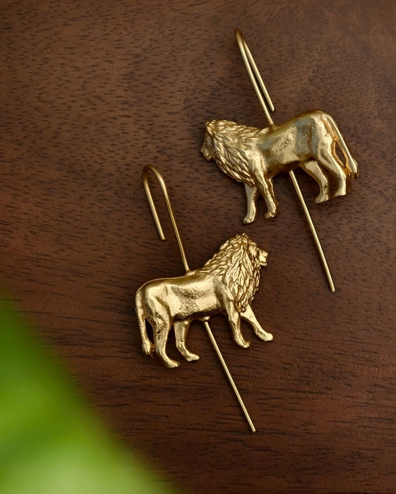Lion Needle Earcuff