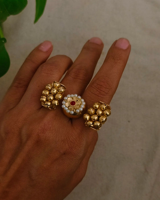 Devyani Golden Rings