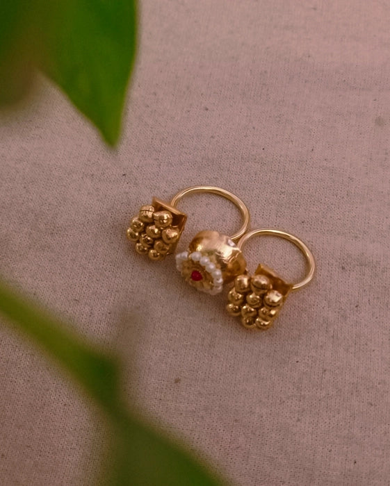 Devyani Golden Rings
