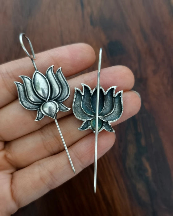 Kanj Needle Earcuff