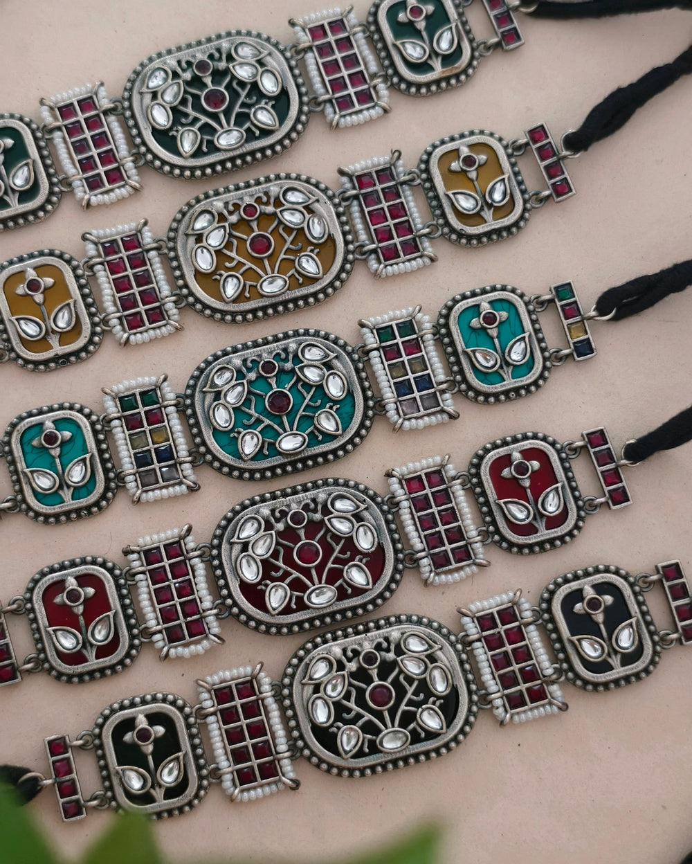 Doli Choker