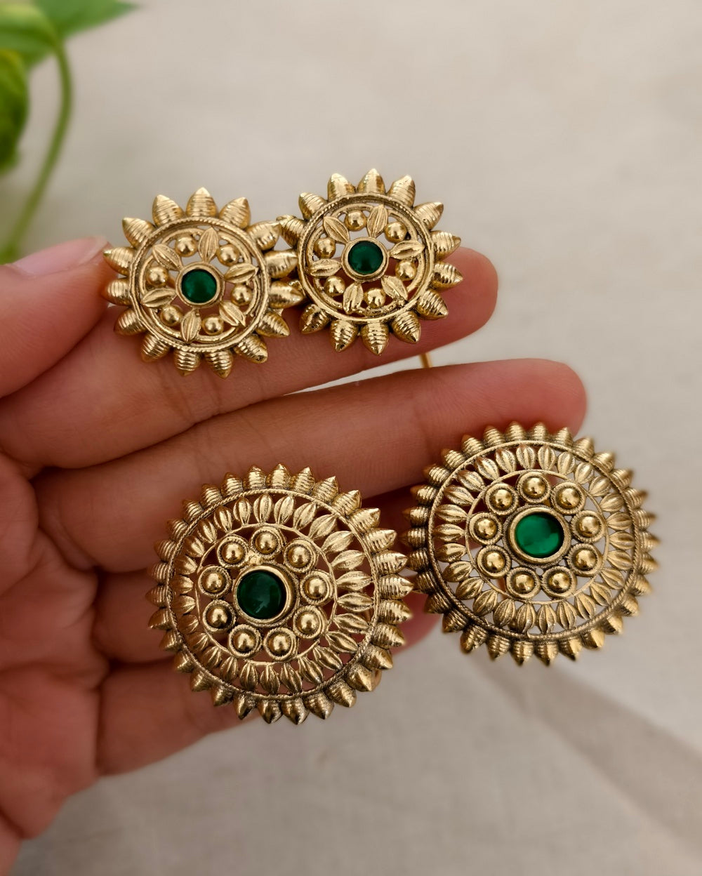 Vanshika Golden Earcuff