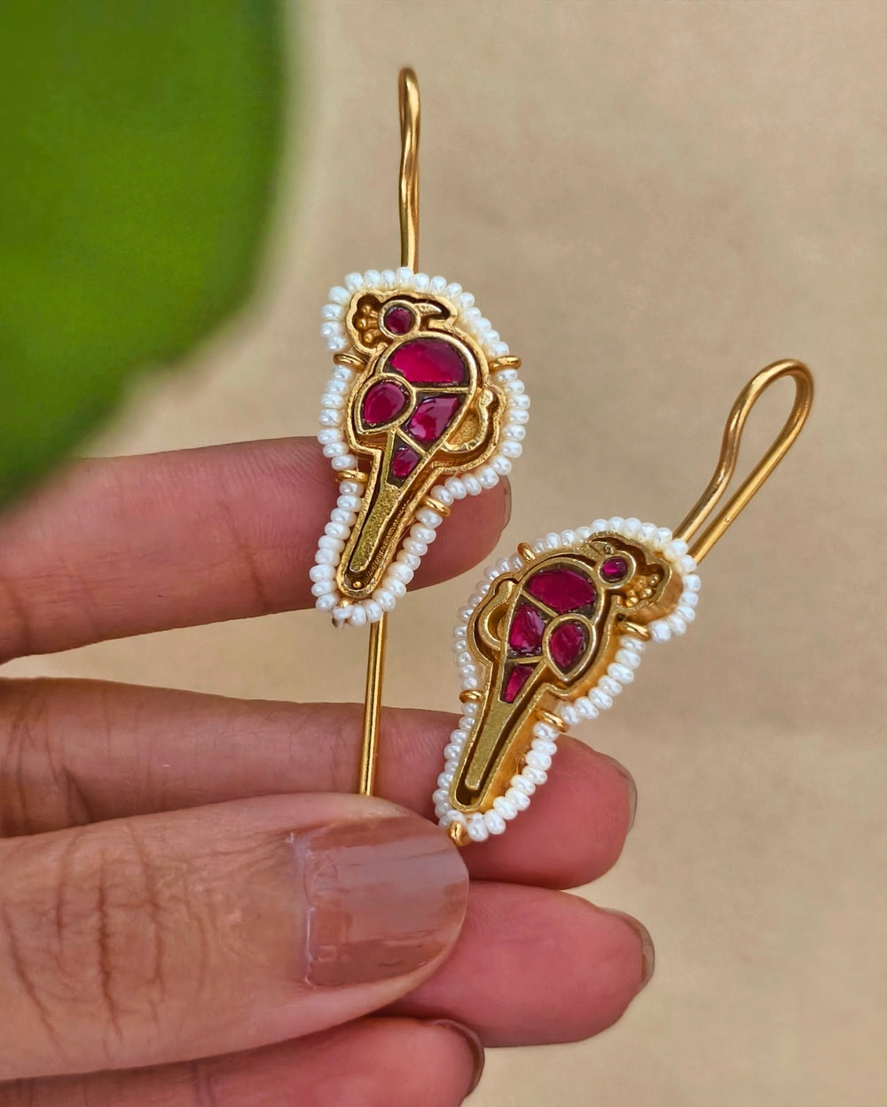 Jivika Needle Earcuff