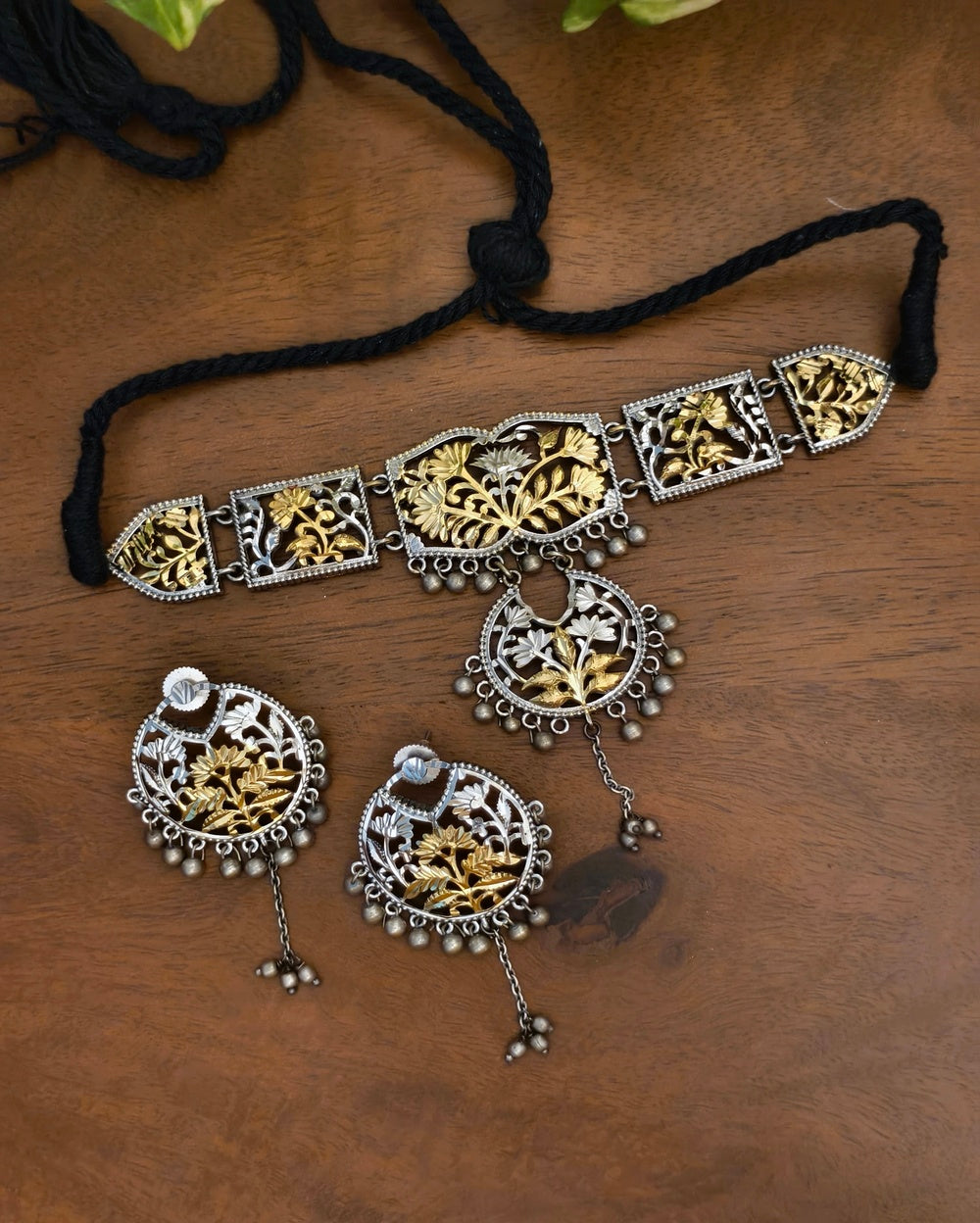 Anika Dualtone Choker