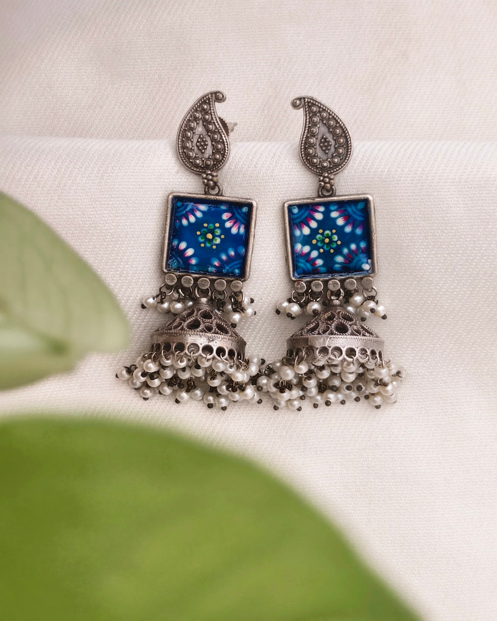 Mirza Meenakari Jhumki