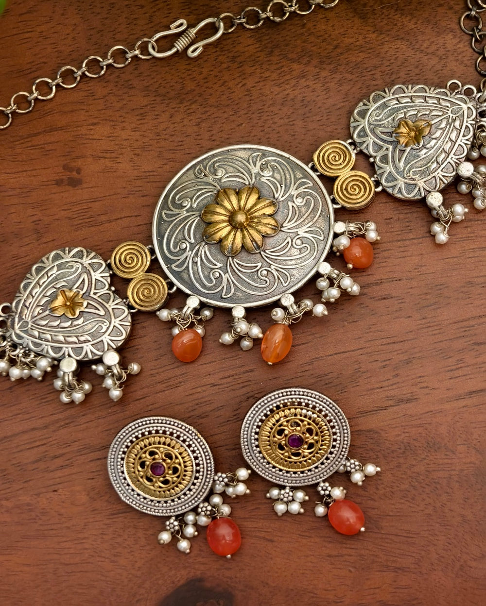 Minakshi Dual tone Chokers