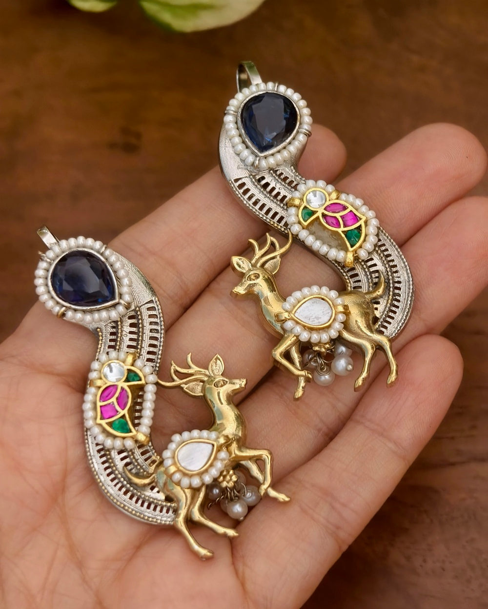 Hiran MOP Kundan Earcuff
