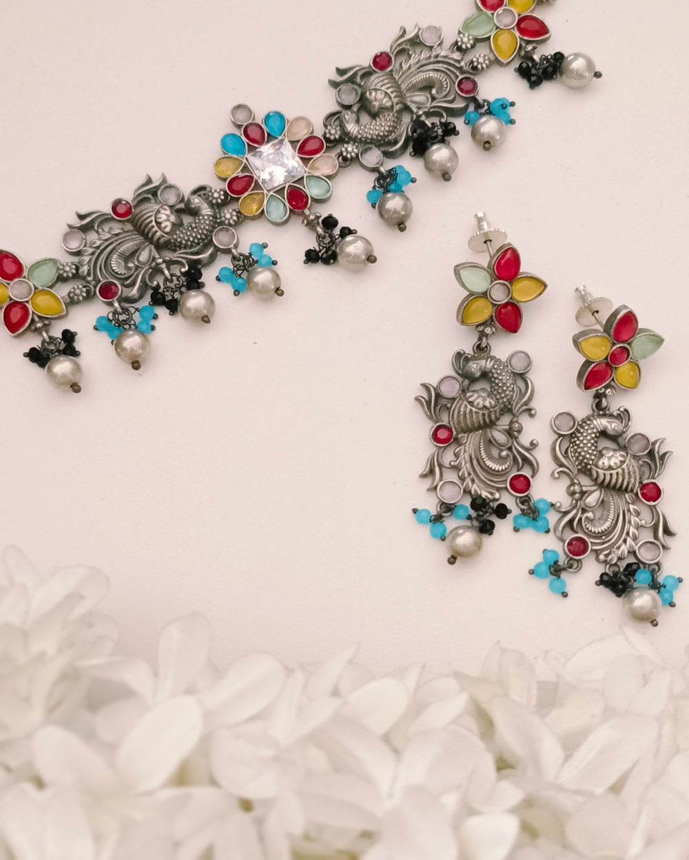 Vyanjana Chokers