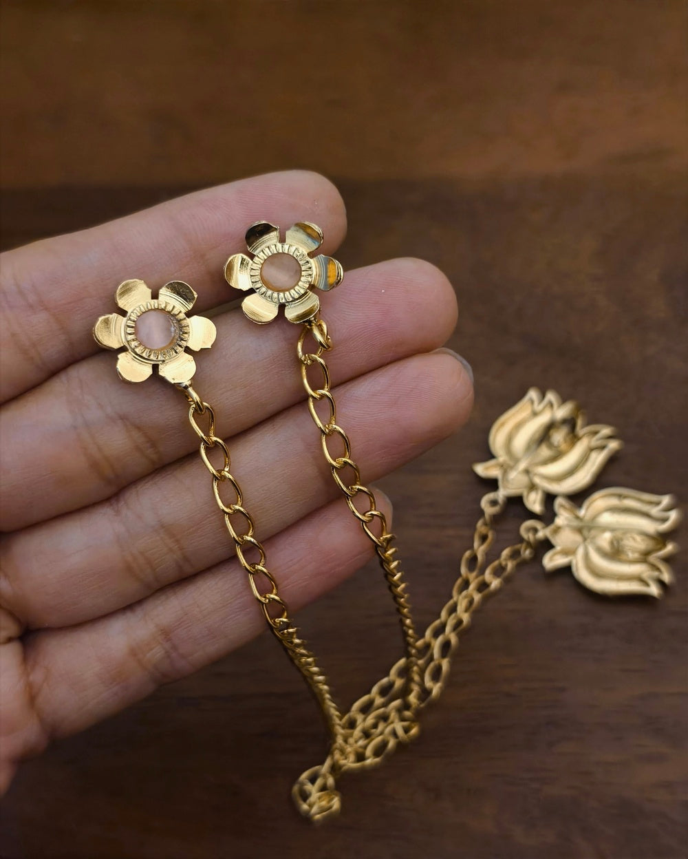 Kumud Golden Earchain
