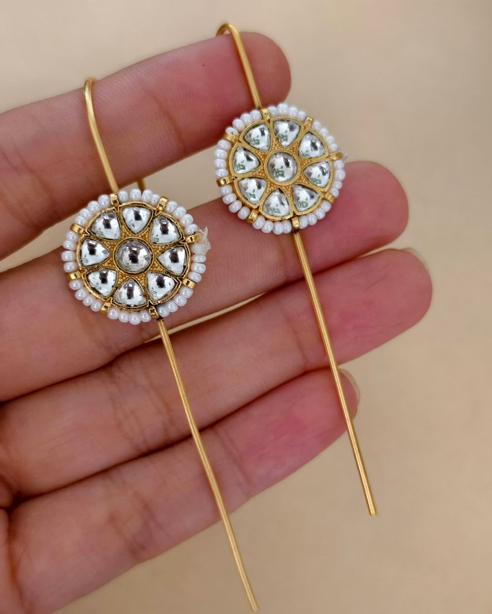 Janvika Needle Earcuff