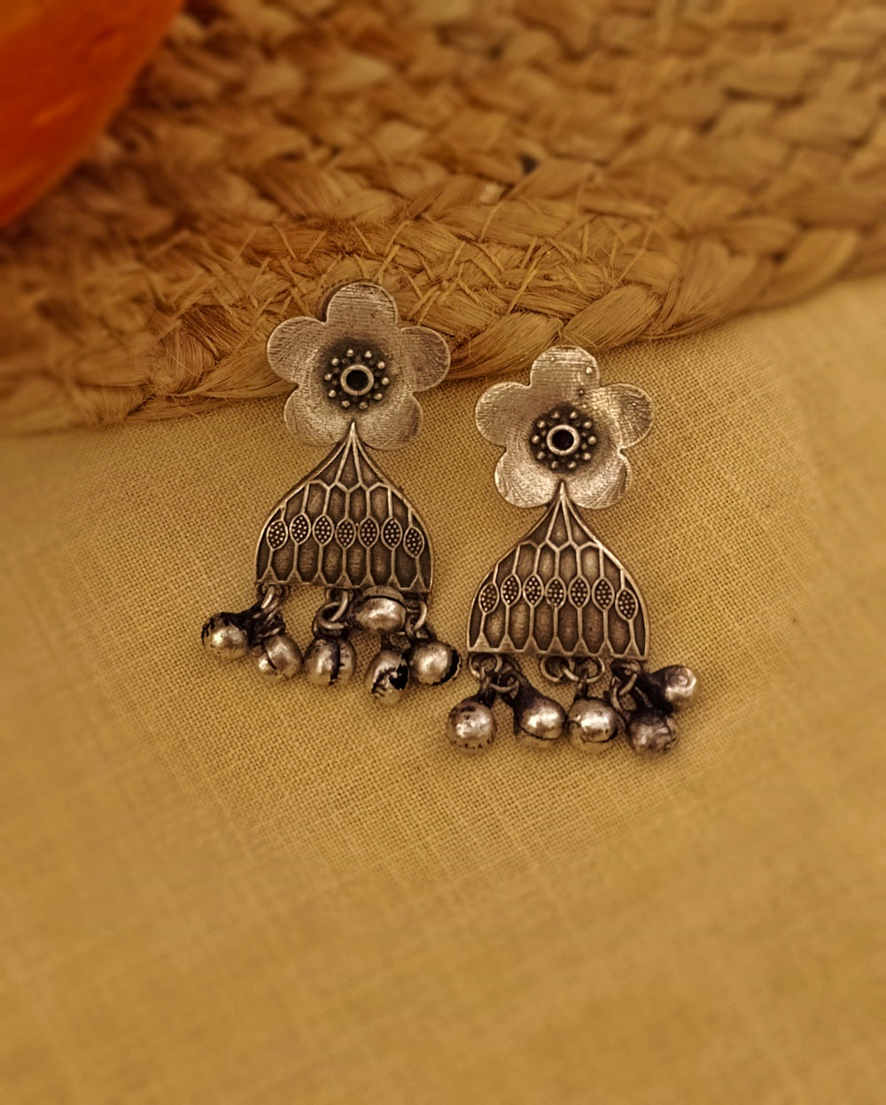 Anaka Studs