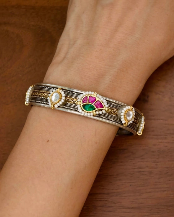 Sunali Kundan Bangle