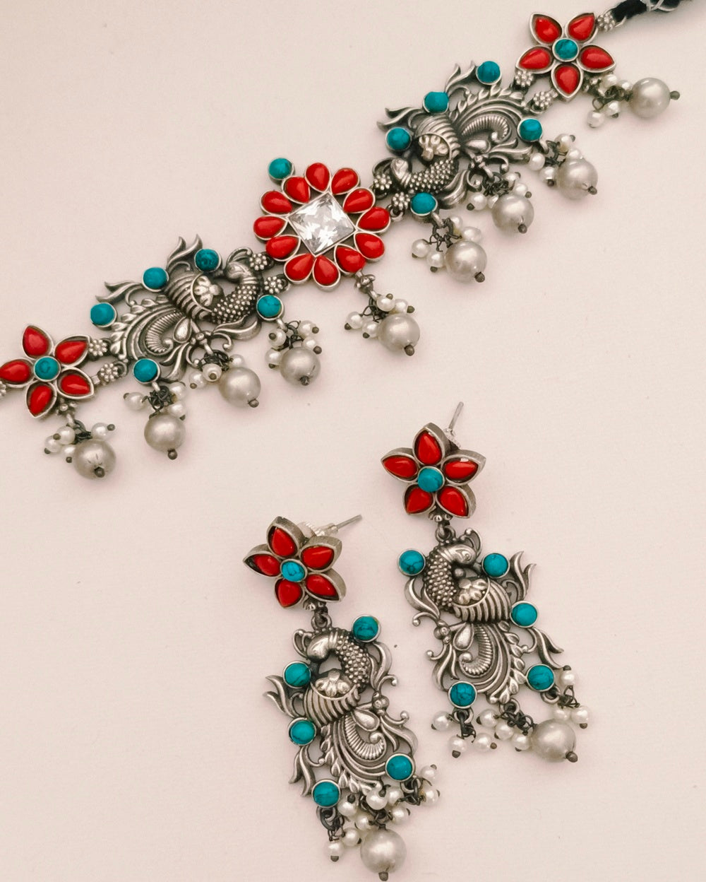 Vyanjana Chokers
