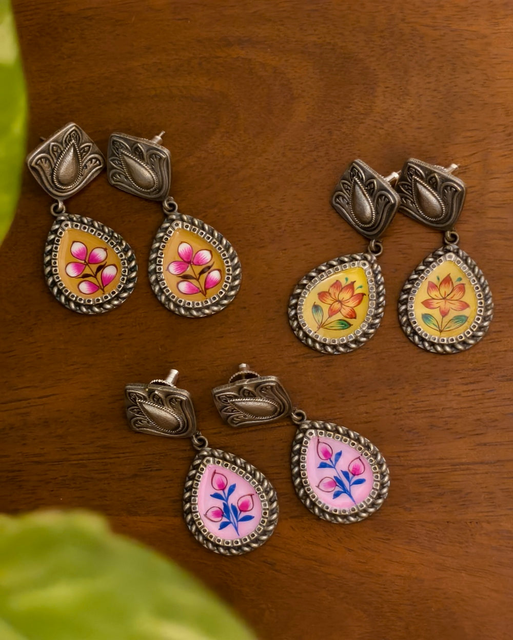Ruhani Meenakari Dangler