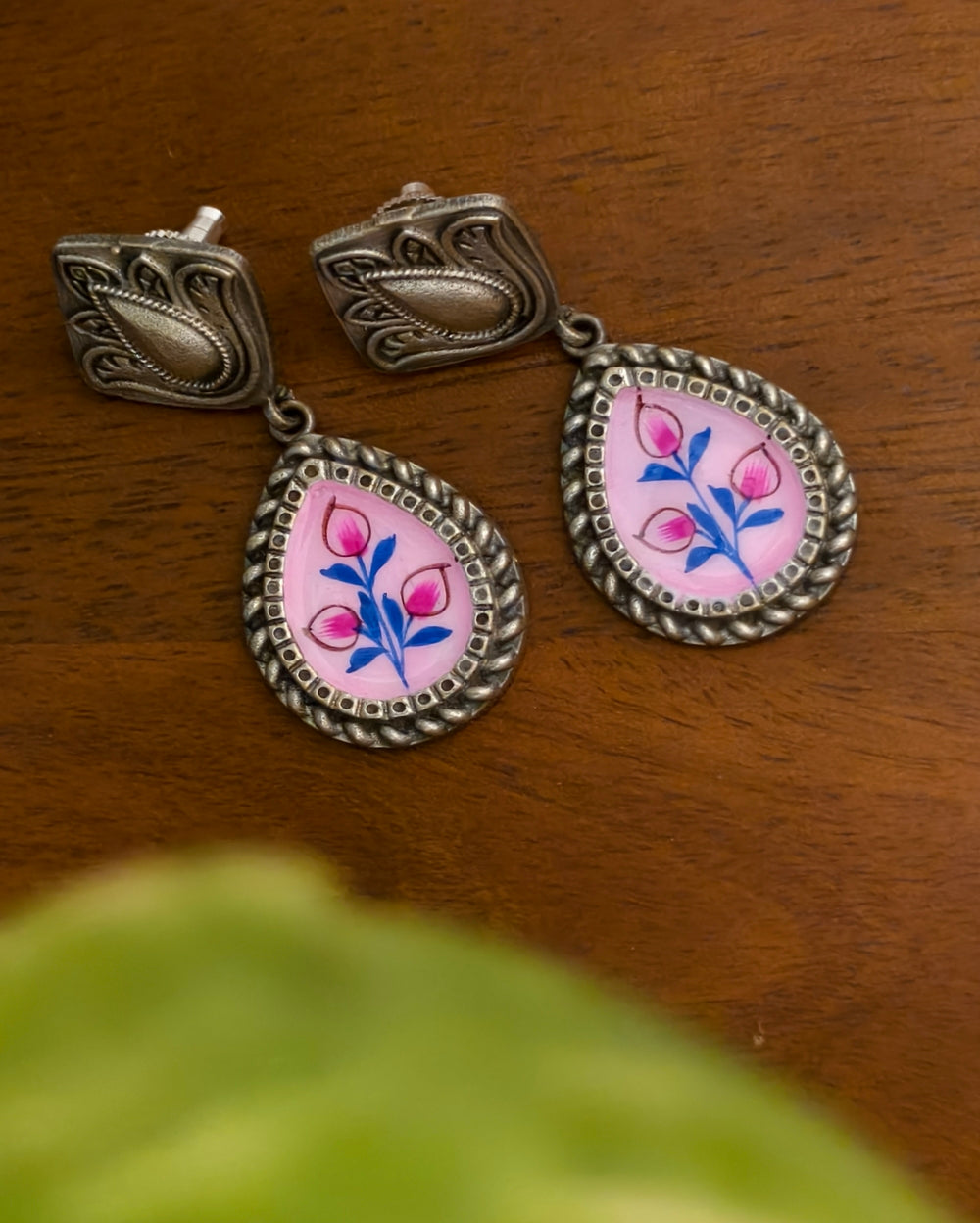 Ruhani Meenakari Dangler
