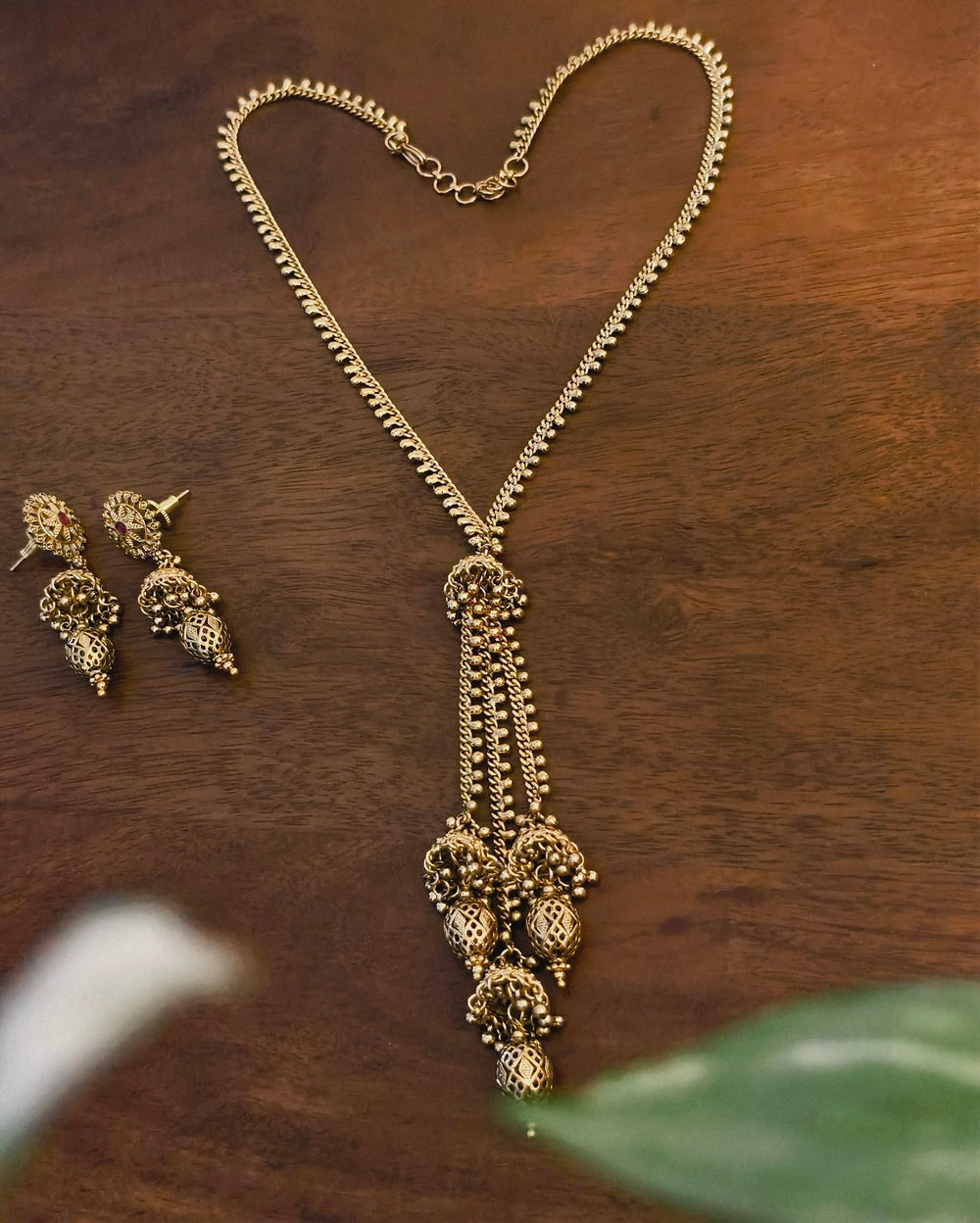 Ruhi Golden Necklace
