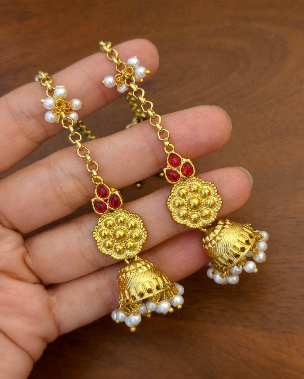 Suman Golden Jhumki With Pearl Sahara