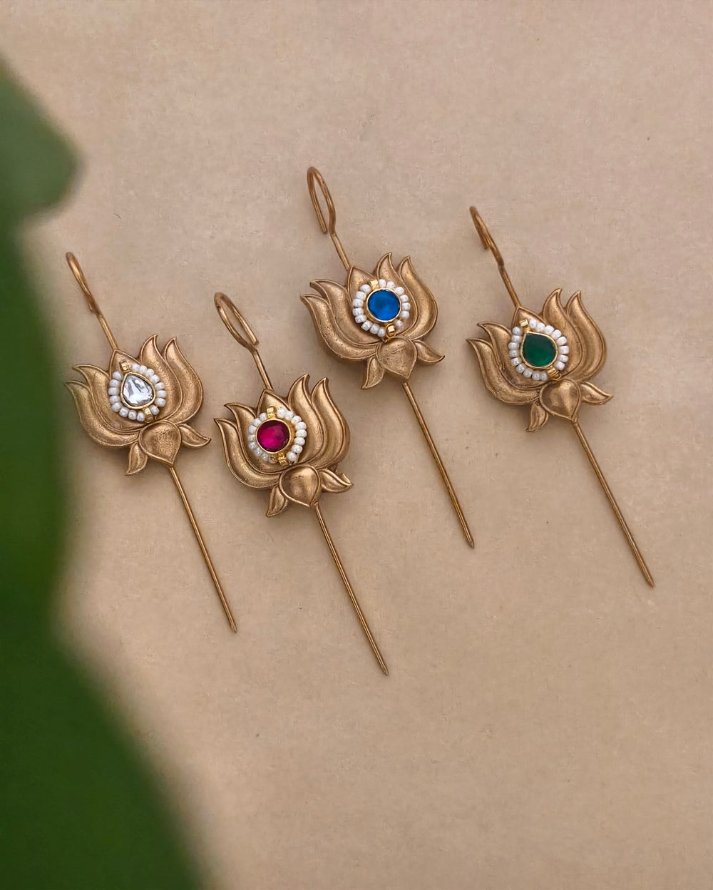 Jalaj Golden Needle Earcuff