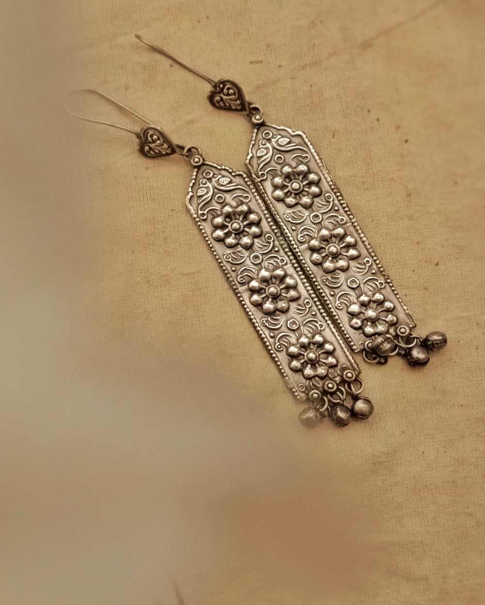 Janaki  Hooks