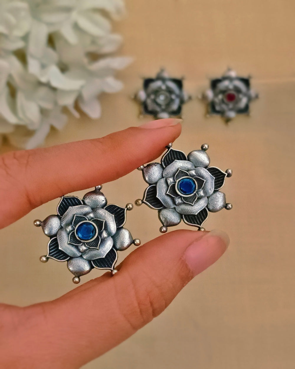 Odika Studs