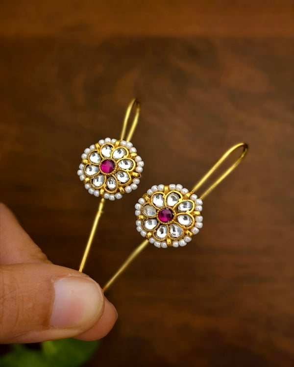 Tamnna Needle Earcuff