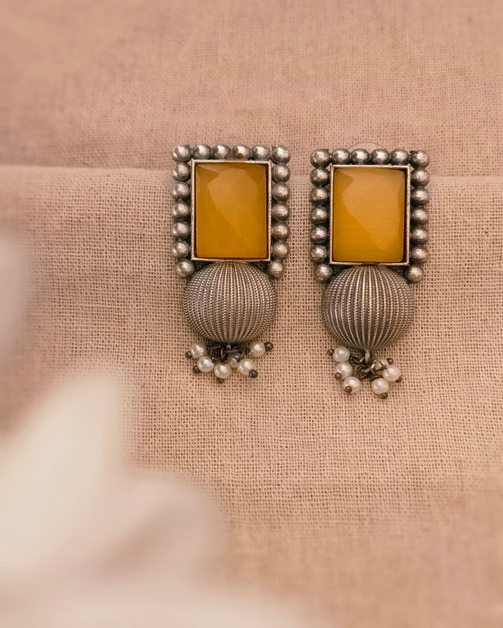 Rachita Studs