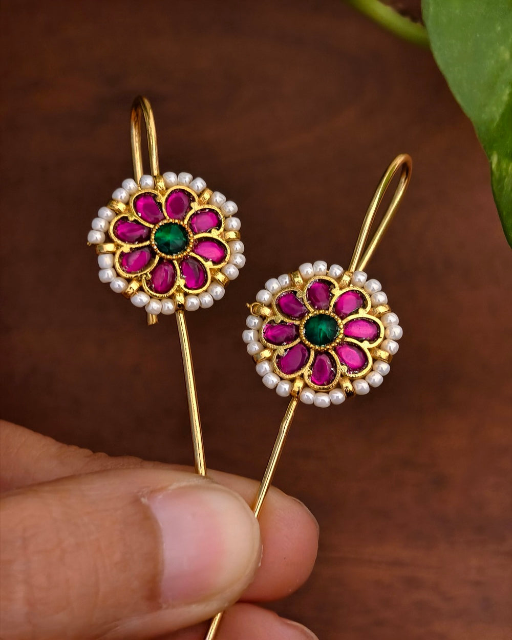 Tamnna Needle Earcuff