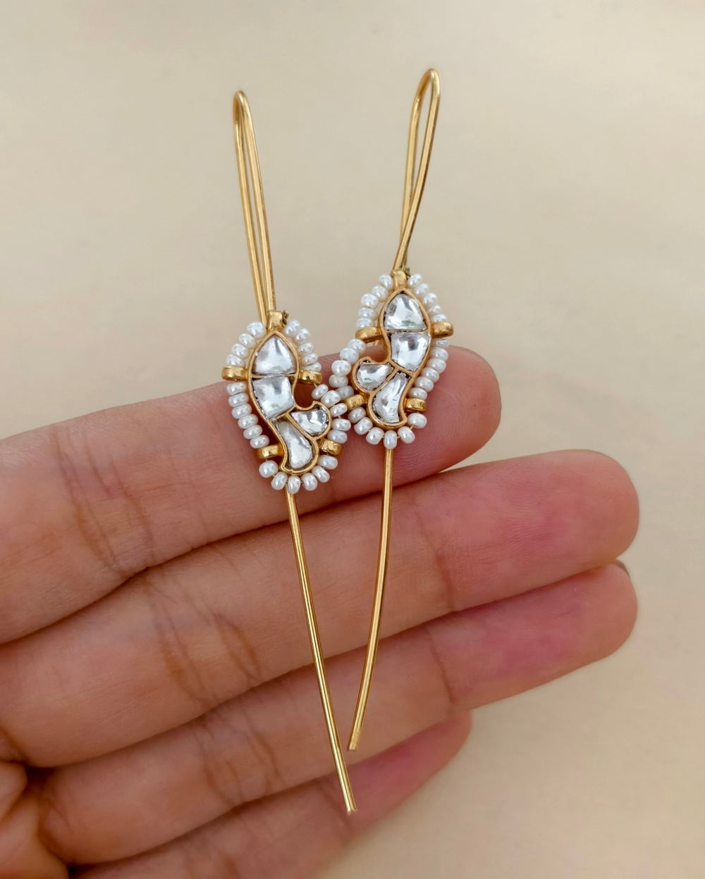 Ghrisha Needle Earcuff