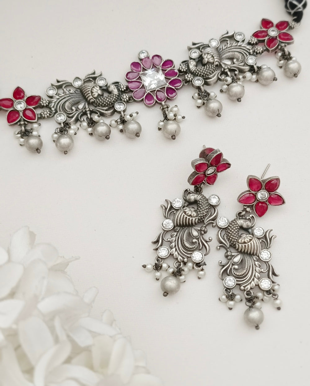Vyanjana Chokers