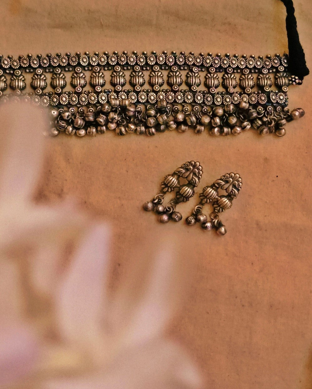 Eshana Choker