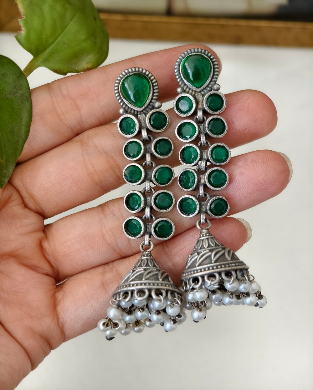 Manasvi Stone Jhumki