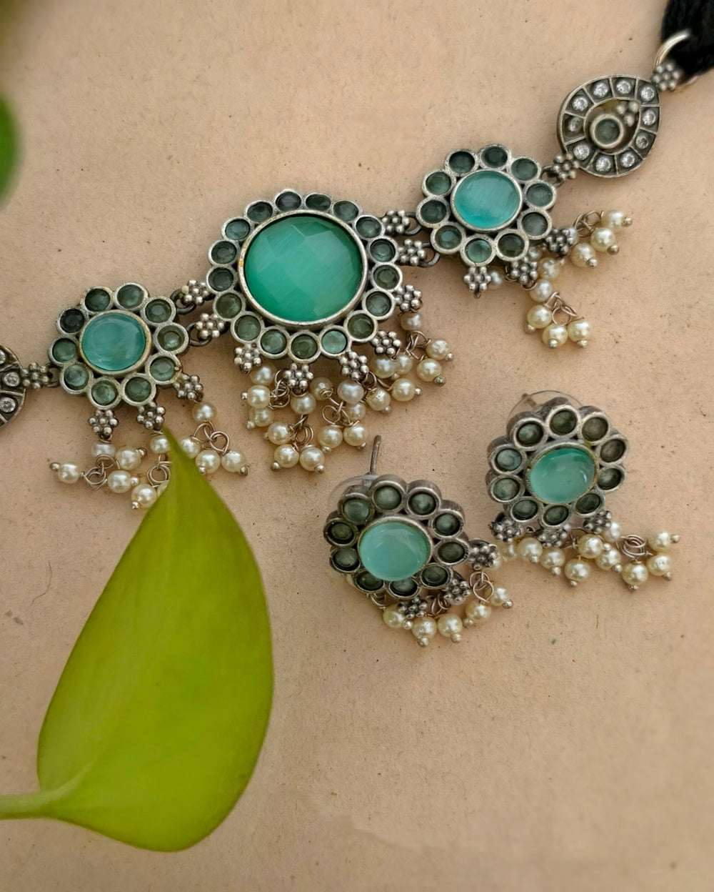 Diya Choker