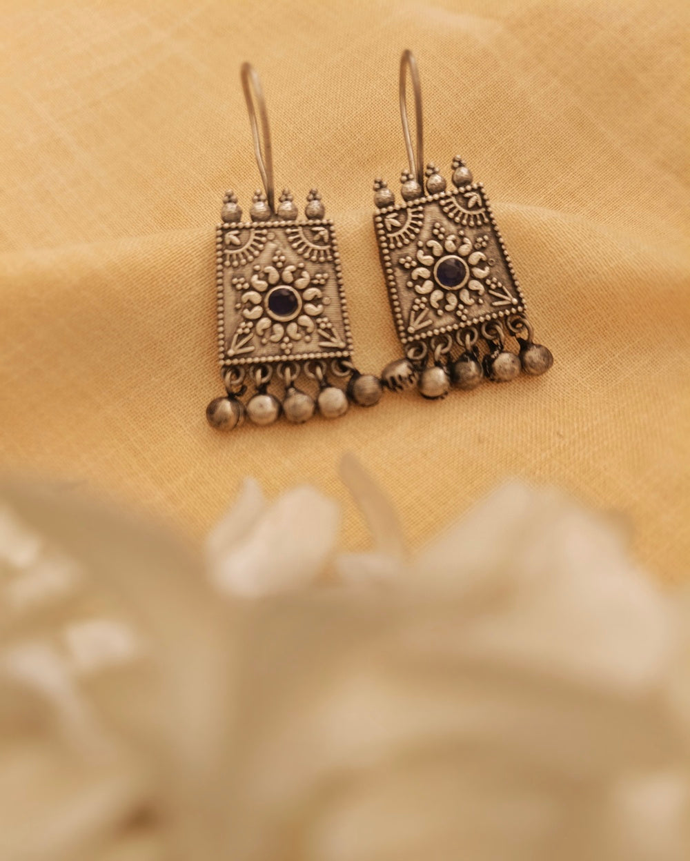 Manvi Stone Hook