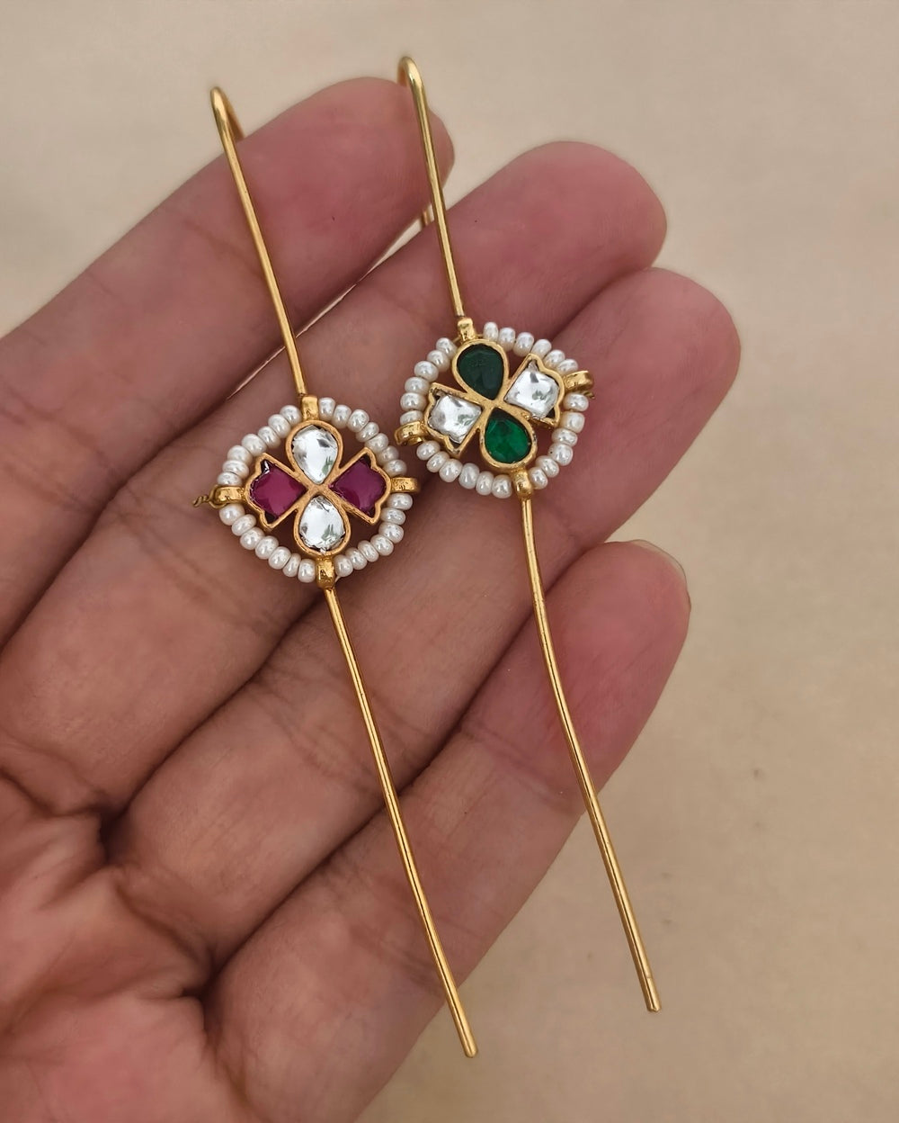 Kavya Needle Earcuff