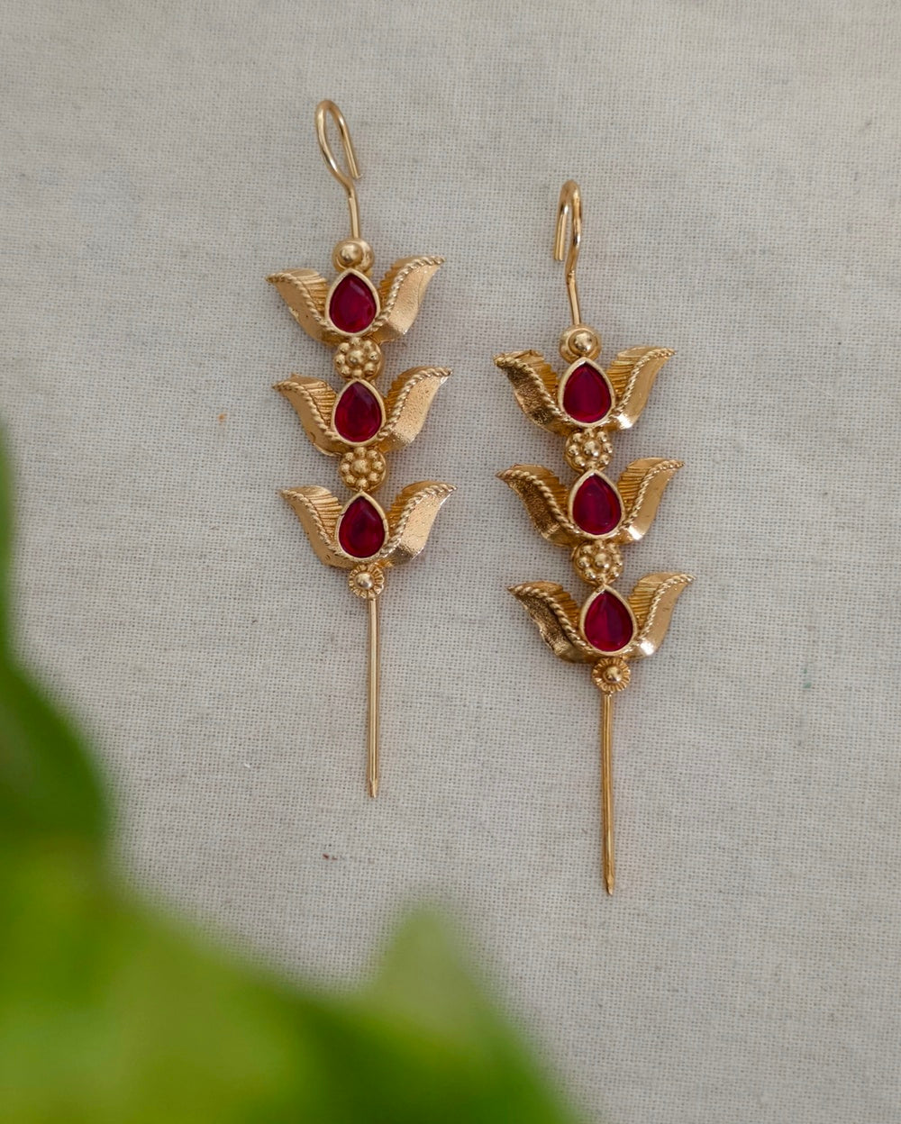 Kriti Golden Needle