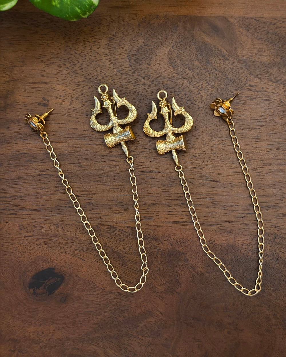 Trishul Golden Earchain