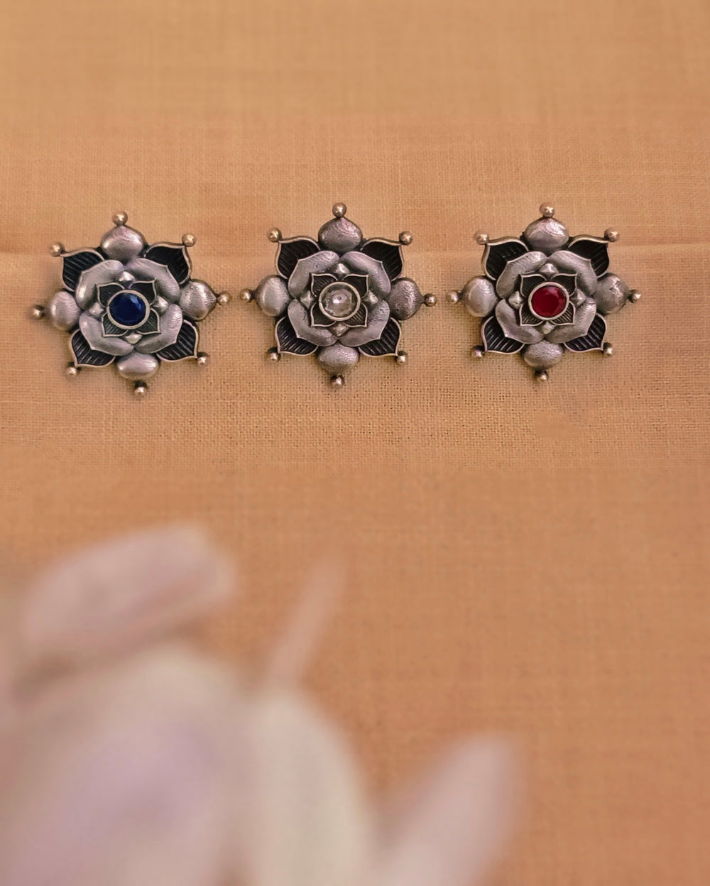 Odika Studs